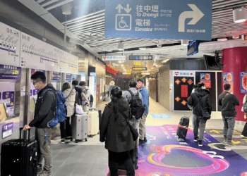 逾220萬人擠爆！　台灣燈會人潮創新高