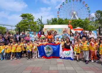 打卡吃貝里斯美食！主題餐車巡迴起跑