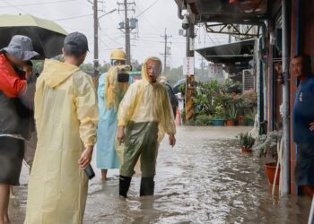 凱米颱風造成溪水溢堤　翁章梁視察水上鄉淹水情形