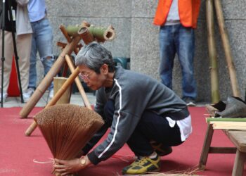 嘉市珍藏百年傳統技藝　資深職人重現「雲霄厝剖香腳」