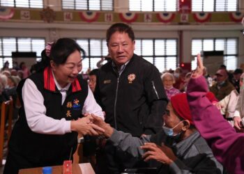 花蓮榮家慶生饗宴 徐榛蔚致贈暖心禮盒