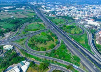 國圖南館新營市區2字頭 挺年輕一次住最好