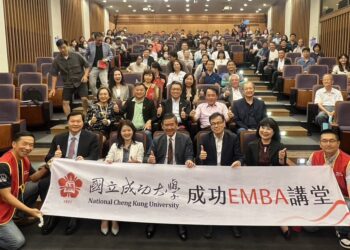 佳世達集團陳其宏分享大艦隊醫療產業藝群集團王正坤倡推國產醫材國際化