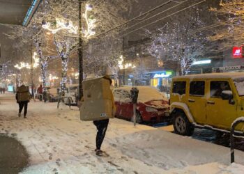 薪水追不上物價？解密最夯副業賺錢秘訣 從兼差代購到十億電商版圖