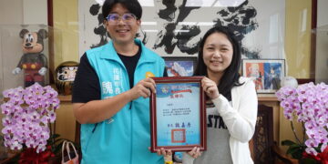 吳青蓉把幸運化成光亮 認養50盞路燈添光明  