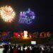 熱氣球嘉年華閉幕 無人機加高空煙火秀 吸引逾3萬人湧入