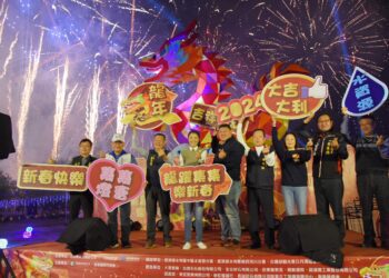 煙火燦爛 集集燈會登場