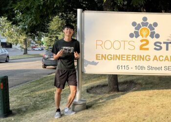 影音/大葉大學獲教育部學海築夢補助　加拿大海外實習使用電腦模擬駕駛飛機