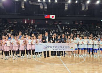 張麗善出席日本館林市建制70週年慶祝儀式　為台日交流籃球賽開球