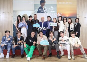 《不如海邊吹吹風》首映盛大登場！「帥跩大明星」陳柏霖擁抱導演何潤東 感動瞬間首度公開