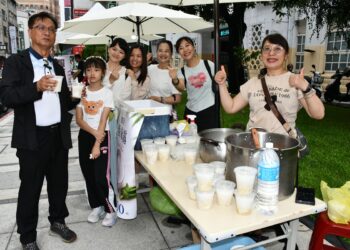 彰化新生活咖啡市集X新住民子女拔尖獎學金表揚