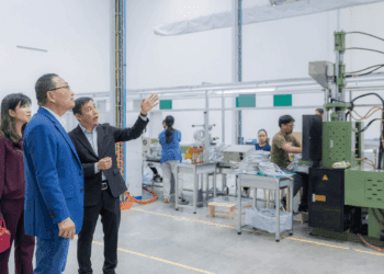 侯友宜海外取經 訪捷克新創企業 盼借鏡國際經驗、強化新北產業鏈