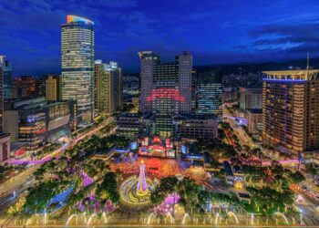 新北歡樂耶誕城閃耀登場！絕美「魔幻之城」必看亮點全攻略 狂歡48天不間斷