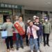 台南市議員李啟維議員親自發放台灣尚勇春聯民眾大排長龍