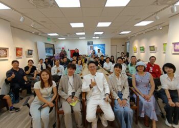 劉柱均個展《靈魂流域》高雄登場 抽象藝術交織療癒與重生之旅