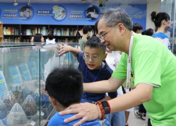 義守大學舉辦「小小中醫大學堂」營隊　小學員驚奇：原來六味地黃丸包含那麼多中藥材