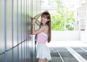 捨棄年薪百萬   人氣直播主-靜靜  投入小龍女徵選