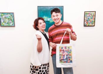 《蘑菇一下》藝術展登場！櫻崎露露用40件奇幻作品展現「不乖也可以很美」