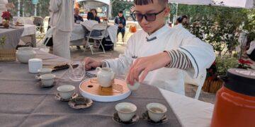 小學生化身司茶人 嘉義新住民茶藝協會辦小小泡茶師成果發表