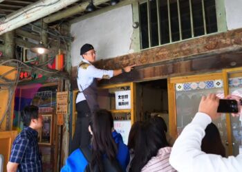 參與修復大林百年「翹嘴秋茶店仔」招牌　南華大學文創系師生投入地方創生