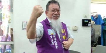 張靜登記高雄市長喊「鐵拳市長」　對抗霸凌家長、讓拒馬退場