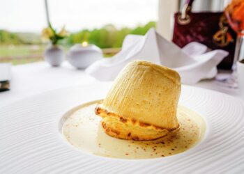 探索法式料理的極致美味：三道經典佳餚所需食材指南