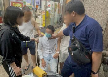 警察穿夾腳拖藏人群　壢警打詐組合逮車手
