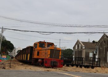 虎尾糖廠製糖期啟動　五分車載甘蔗飄甜香