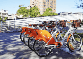 YouBike2.0E首度跨足雙北市 桃園市費率上路 自行車族注意安全別踏入行人道