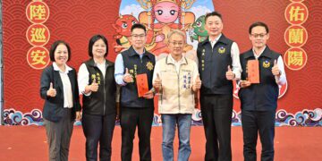 進安宮媽祖神飾遭竊蘇澳分局速破案 縣長頒發破案獎金