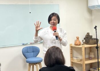 潛意識能量師張芷榕 榮獲亞洲十大名師金像獎 引領身心靈平衡新浪潮