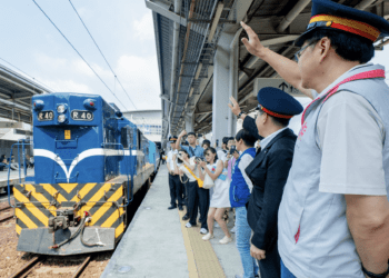 鐵道迷必看 2024富岡鐵道藝術生活節開跑 藍皮解憂號首駛西部