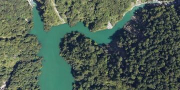 萬里溪堰塞湖距警戒水位僅1成人高度 農業部示警:做好撤離準備