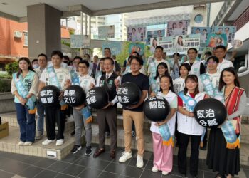 民眾黨黃國昌率隊參加彰化縣聯合登記 目標希望在彰化打出「全壘打」