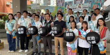 民眾黨黃國昌率隊參加彰化縣聯合登記 目標希望在彰化打出「全壘打」