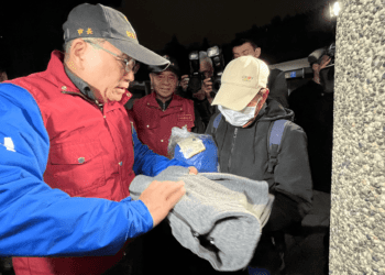 強烈寒流報到！　新北啟動低溫關懷機制　侯友宜訪街友