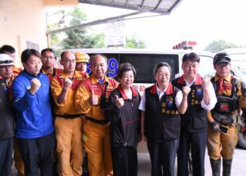 台積電慈善基金會張淑芬勘災 徐榛蔚感謝協助花蓮賑災