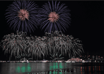 漁人碼頭煙火秀9月10日最終場 900秒「淡海」主題煙火照亮漁港夜空