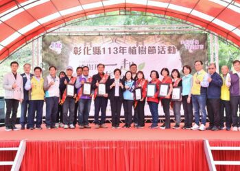 彰化大手牽小手一起種樹　香山步道東方公園蛻變魔法森林