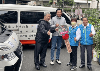 新北暖心故事 林季臻14年送餐不輟 再捐2輛復康巴士