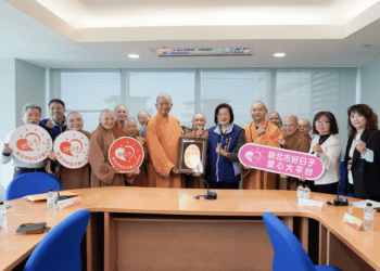 佛教會再捐百萬 15年來累積千萬善款 讓愛傳遍新北