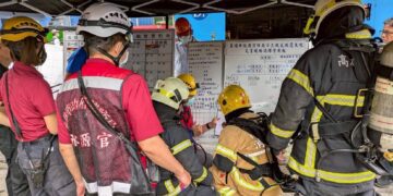 模擬火警暨人員受困　高市消防第三大隊攜手中鋼鋁業提升救災戰力