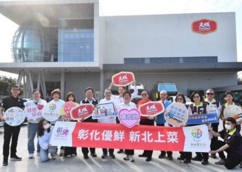 侯友宜參訪立富畜牧及昭成蛋品加工廠　行銷在地優質產品有鮮才敢大聲