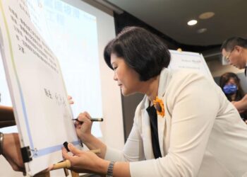 張麗善表揚優良廠商　打造優質工安環境