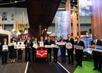 林業保育署「國家森林館」開幕 雲頂上最美車站前宣布2025鐵道旅遊年正式啟動