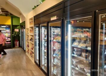 商總號召量販店、超市及超商集團企業業者響應冷凍冷藏設備節能措施，落實節能環境