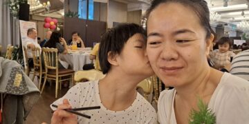 吞嚥訓練兩年 五股陳立群獲模範家屬表揚 從一粒米飯帶領插鼻胃管女兒正常進食