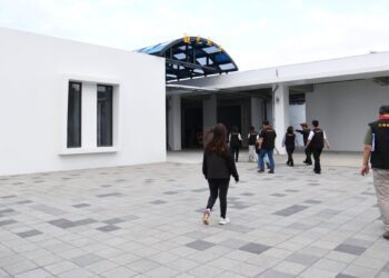 花蓮漁港多功能漁業場館完工　徐榛蔚邀集民眾採買新鮮漁獲