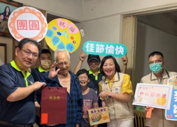 溫馨傳愛迎中秋 新竹榮服處、榮家聯袂關懷榮民
