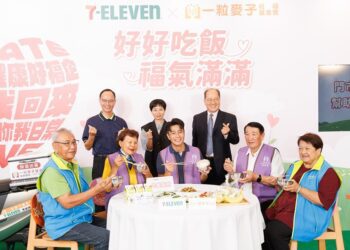 一粒麥子基金會攜手7-ELEVEN 十年送愛 送餐超過320萬次 藝人郭彥均化身送餐員 邀全民零錢捐 助長輩吃得安心